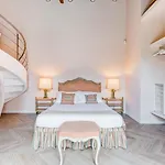 Bmga L Luxury Home With Patio In Trastevere